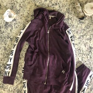 VS sweat suit (zip up hoddie + drawstring pants)